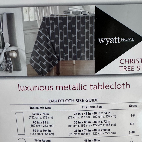 NIP! Silver & Gray Metallic Christmas Tree Tablecloth - Picture 4 of 6